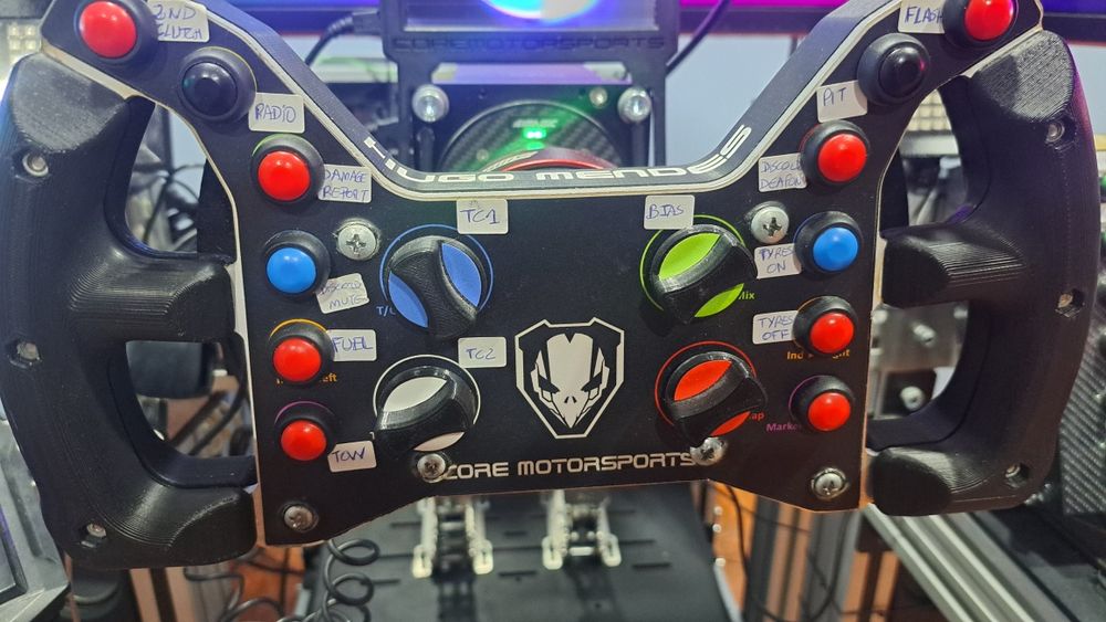 Simagic Alpha Mini + Volante réplica Corvette