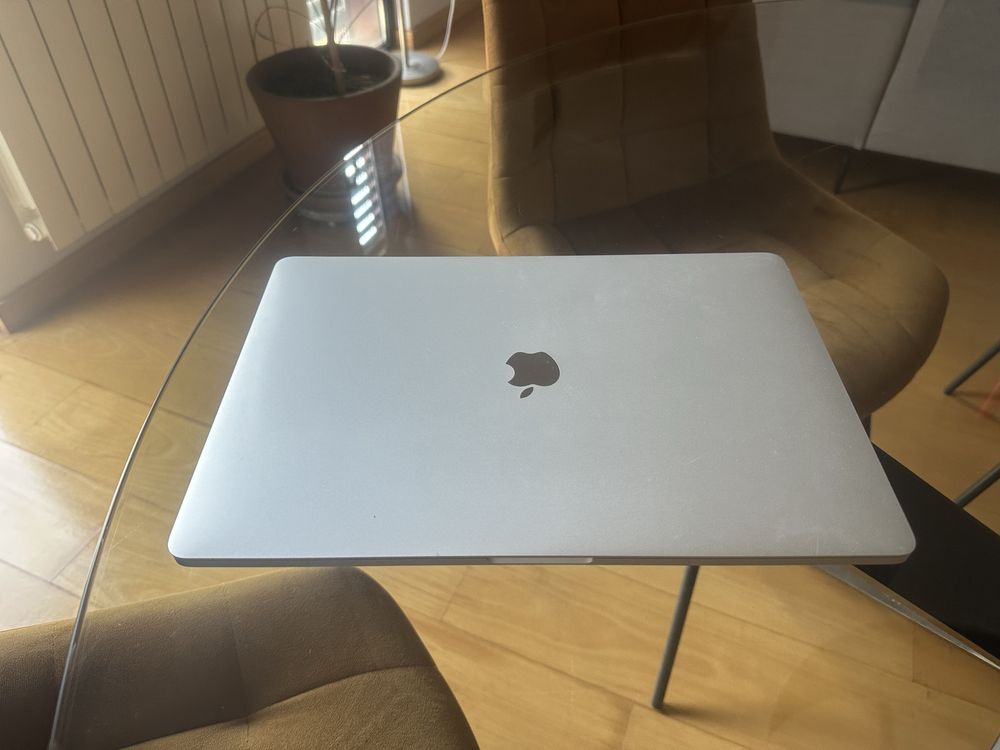 MacBook Pro 15,4 2019 | 16G Ram |Touchbar