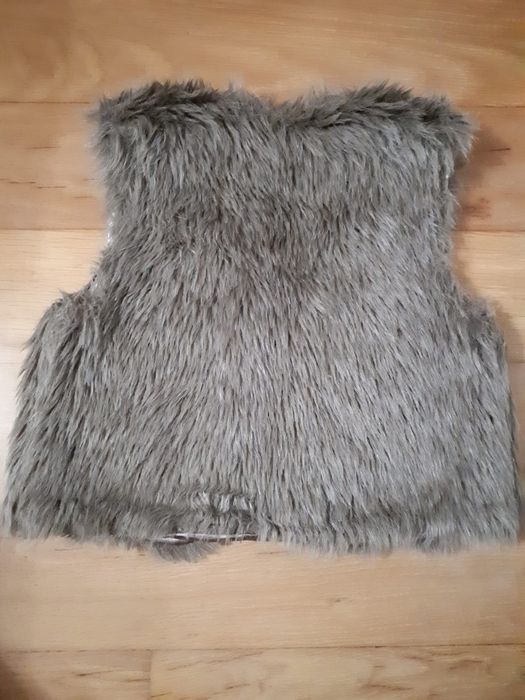 Colete em pêlo, menina.