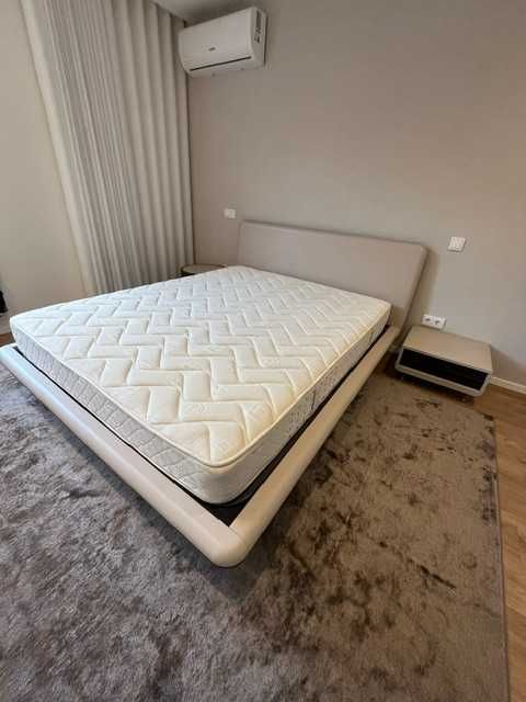 Cama de casal 2m por 1.60m