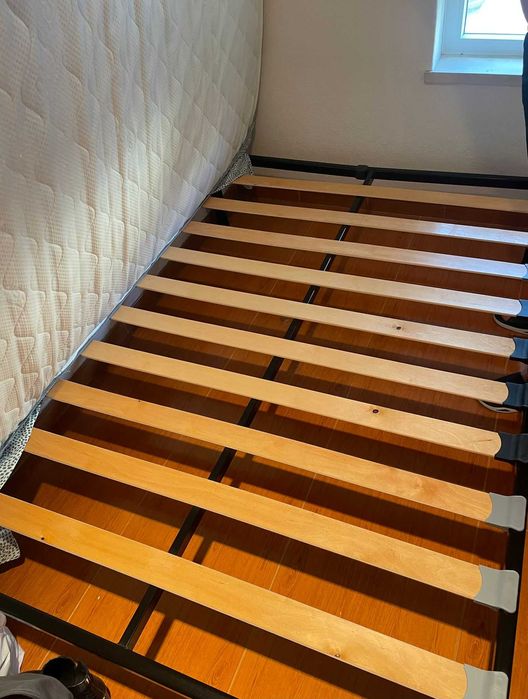 Cama de Casal com Colchão