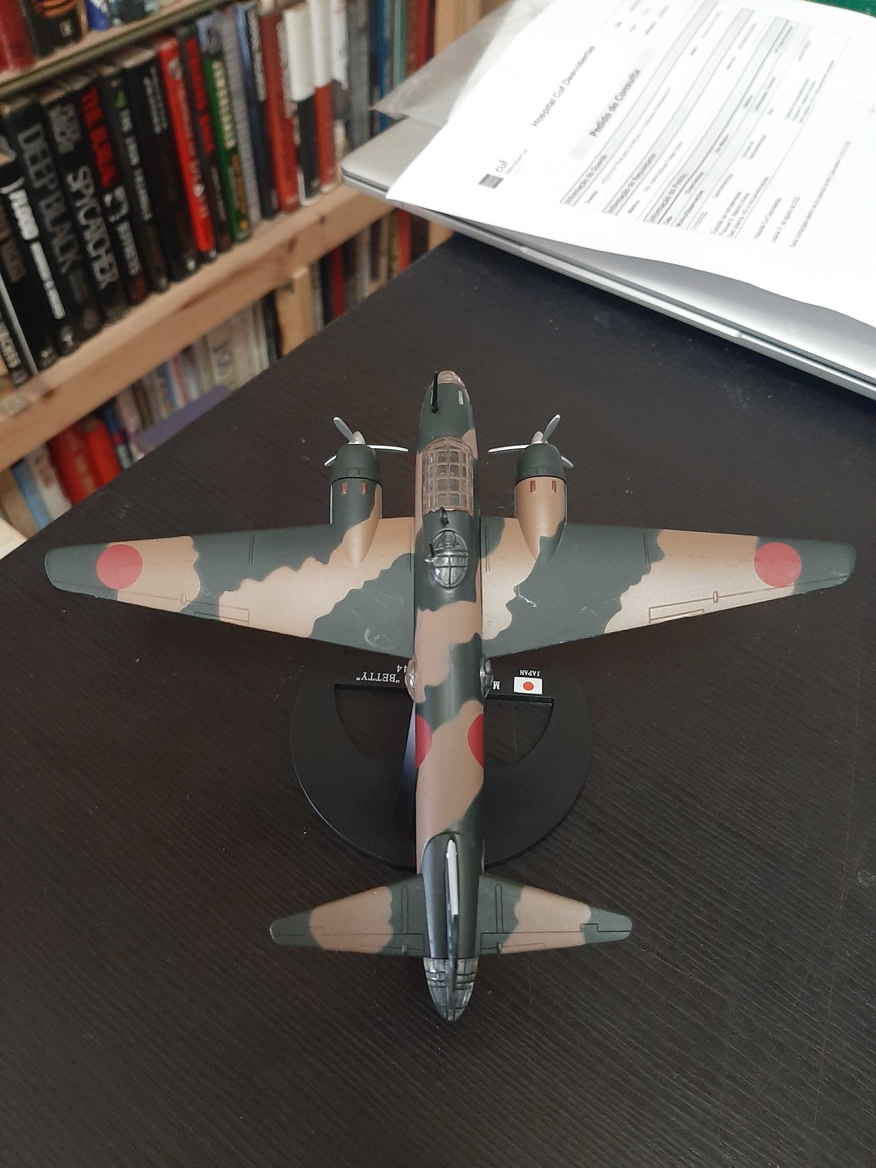 Mitsubishi G4M "Betty" - 1941 - 1:144 - World War II Planes - Japão