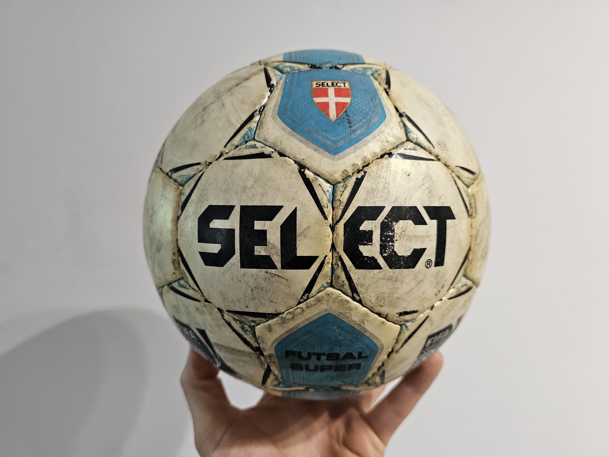 SELECT piłka do piłki nożnej halowej Futsal Super rozm.4 FIFA Approved