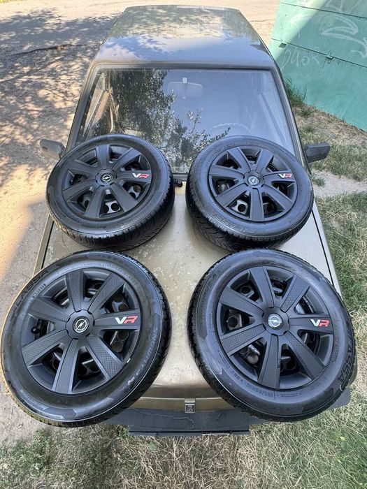 R15 185/65Продам зимовий набір шин 4500за набір з  новими ковпаками