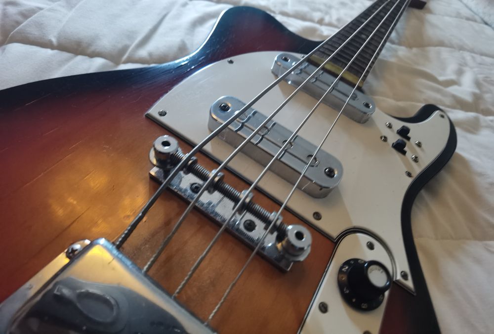 Baixo Jedson / Teisco piccolo bass