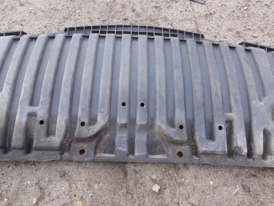 Mercedes W204 osłona pod Zderzak Spoiler