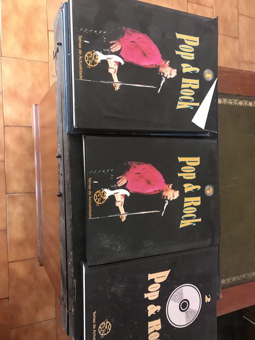 Vendo esta colecao de 4 livros  1 €