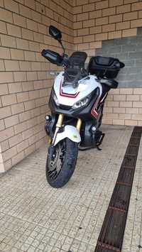 Honda Xadv- 750 ( superscooter )