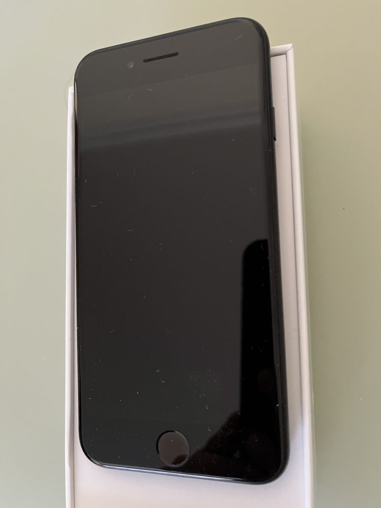 iPhone SE 2 64Gb com caixa e acessórios originais