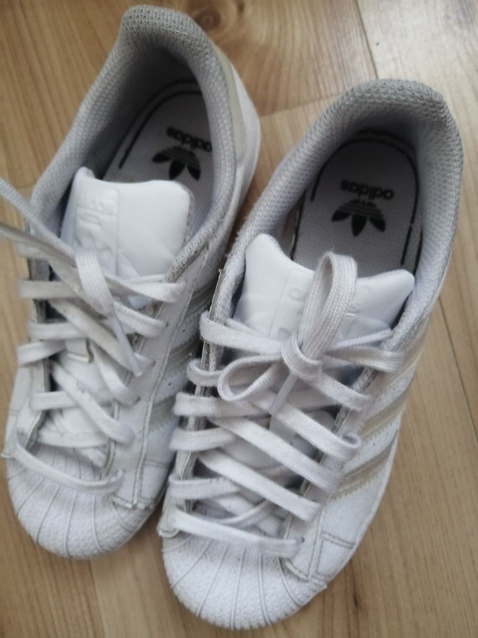 Adidas Superstar r. 33