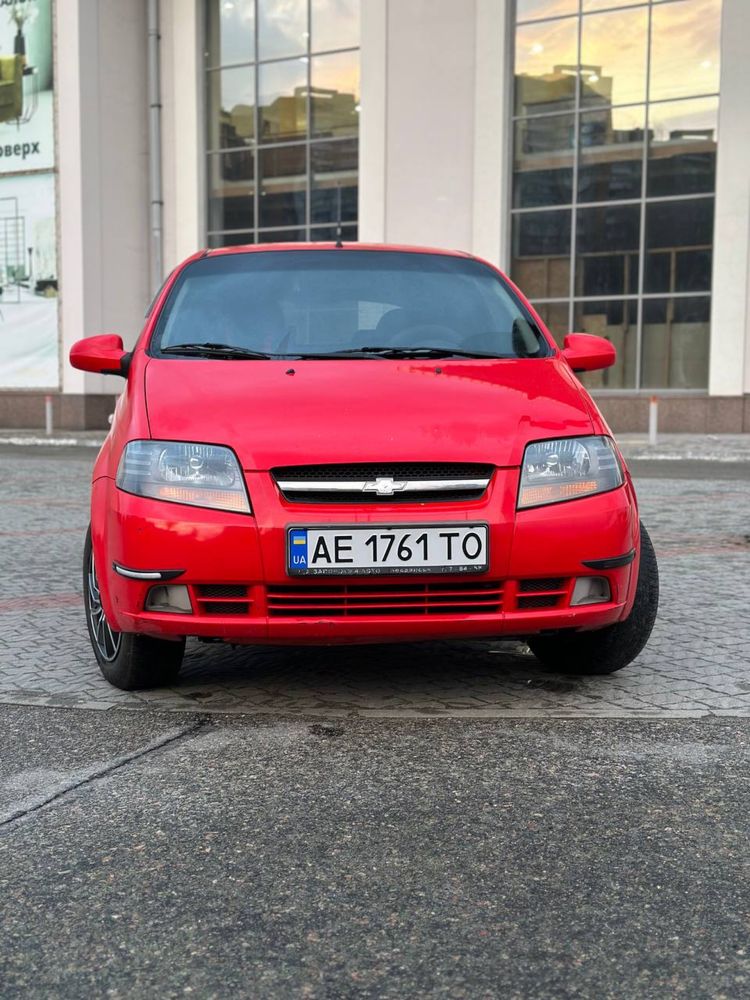 Продаю машину Chevrolet Aveo Т200