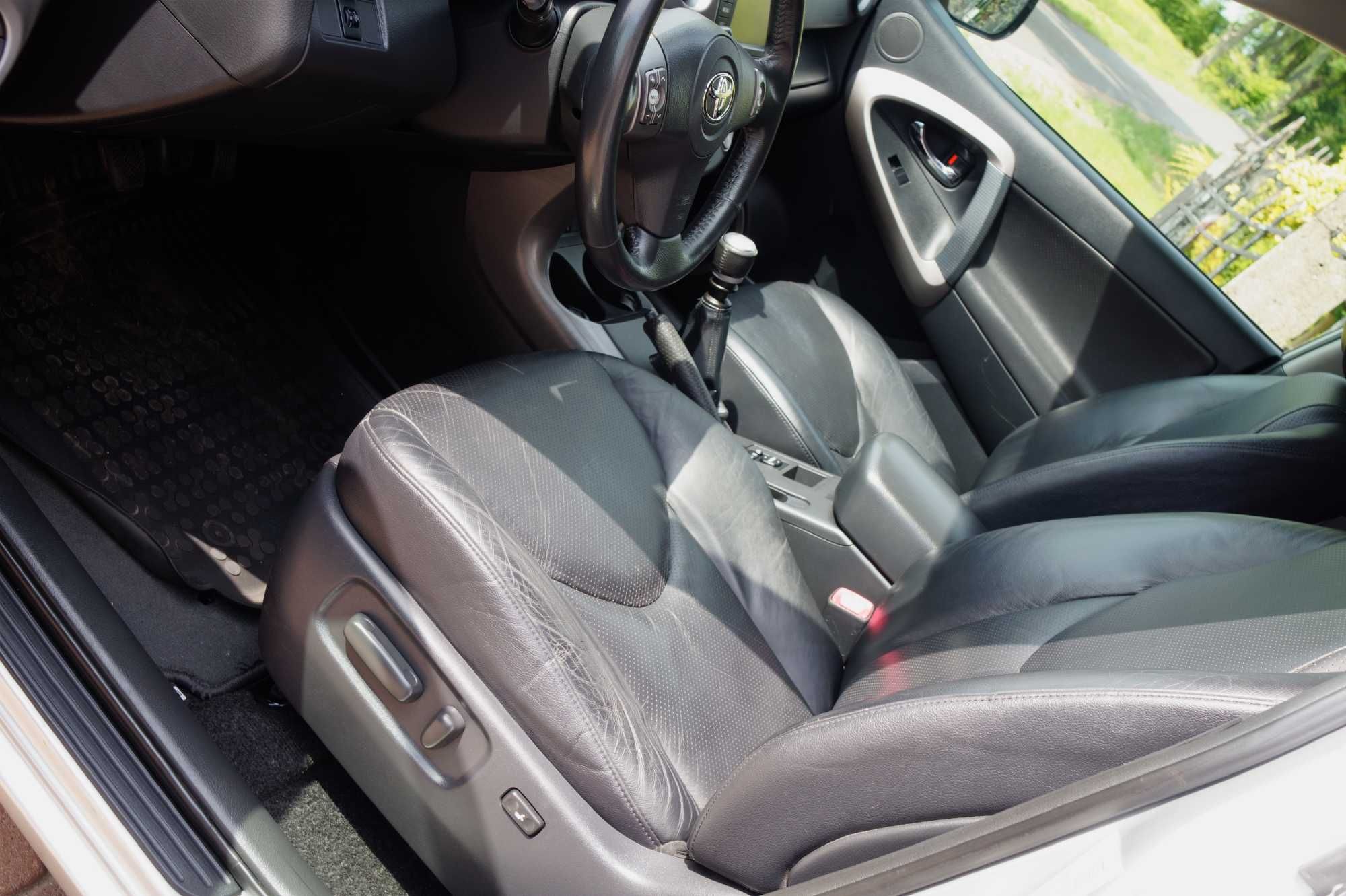 Toyota RAV4 2006r. 177 KM