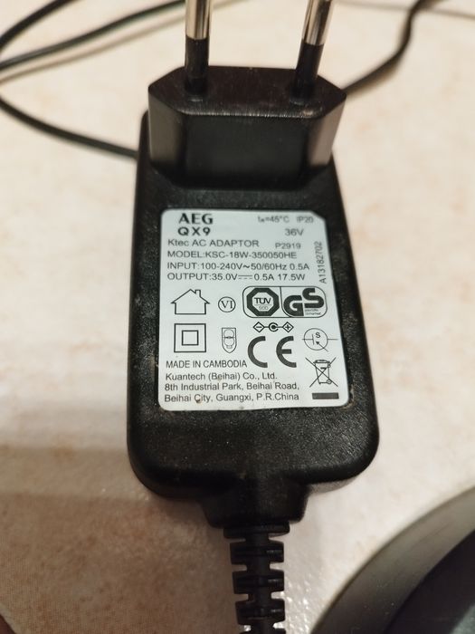 Odkurzacz pionowy AEG QX9