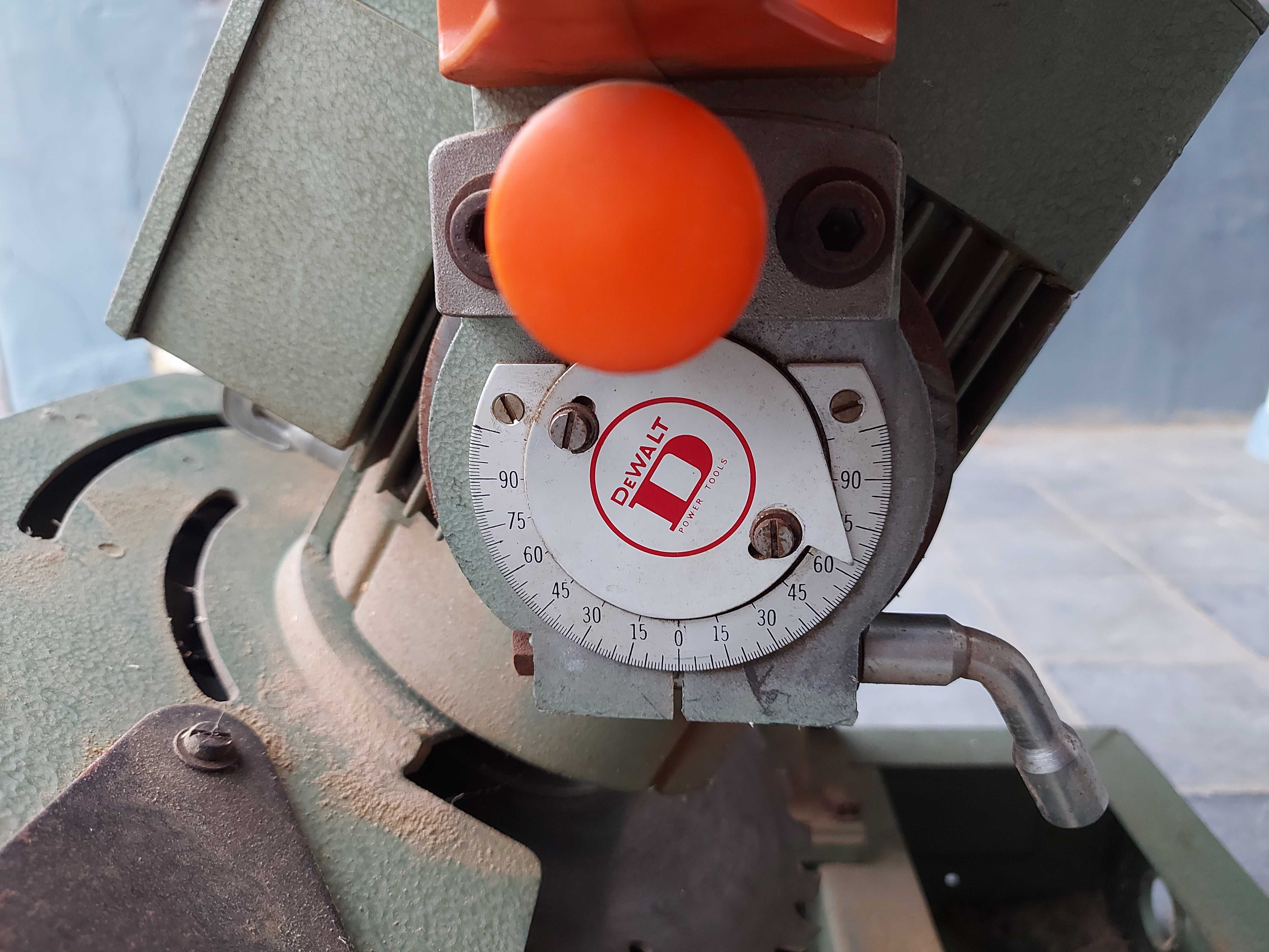 Piła radialna DeWalt 125