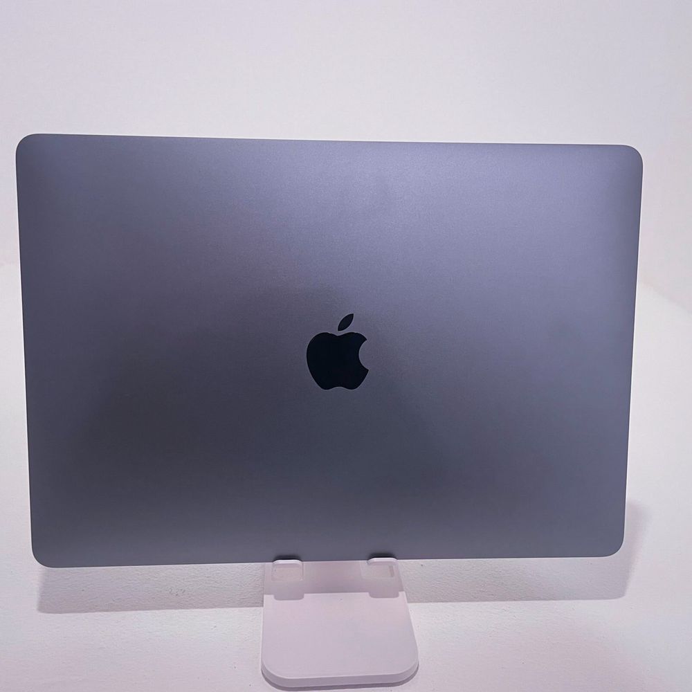 Продам MacBook Pro 13 2020 16/1TB Space Gray MWP52  2 цикла