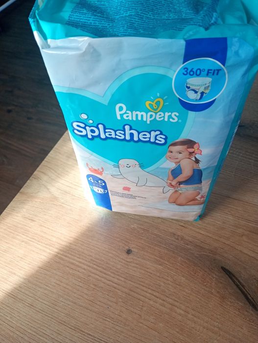 3 paczki pielucho majtek i paczka pieluchomajtek do basenu