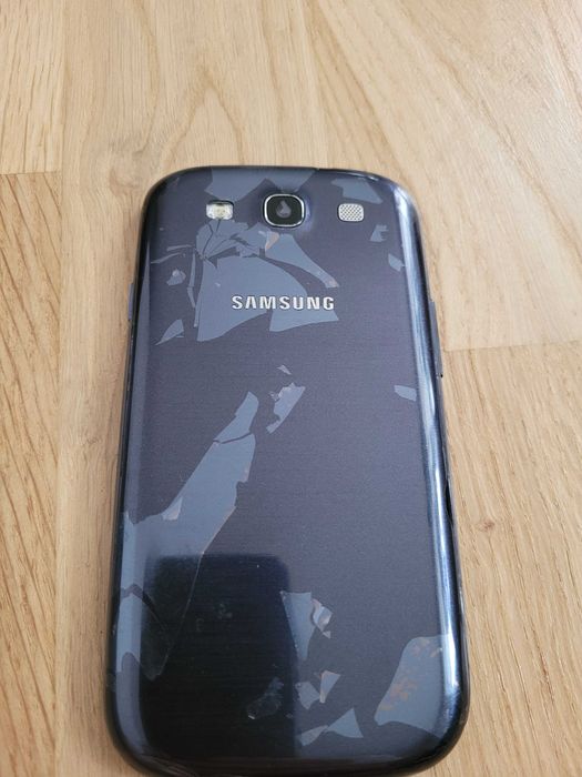 Samsung Galaxy S3, stan ekranu bdb