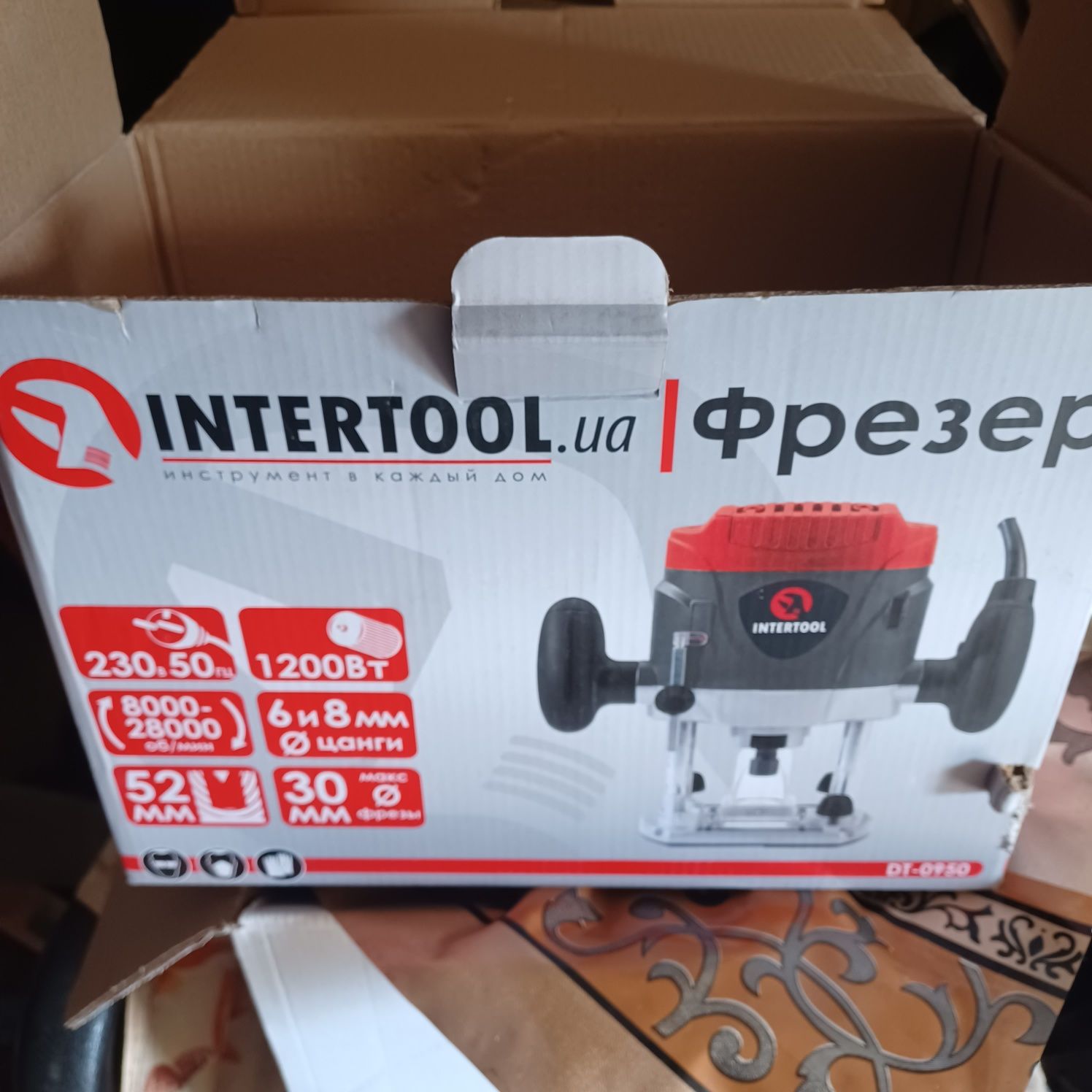 Продам фрезер DT-0950  з набором фрез НТ-0072