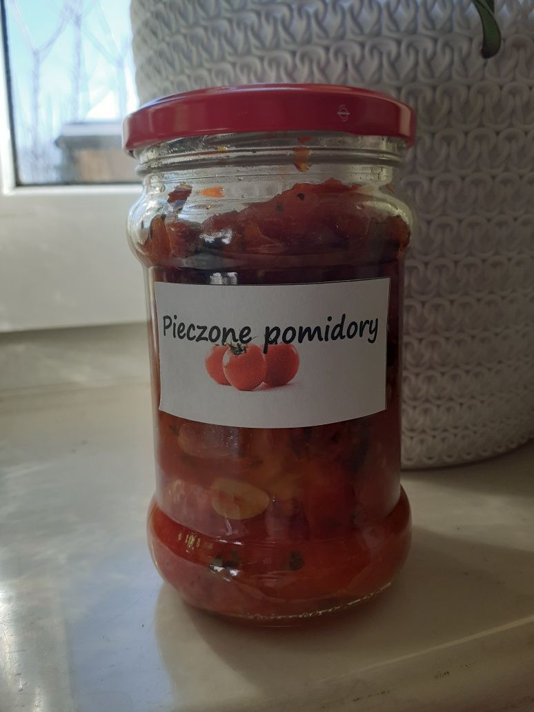 Przetwory.Sałatka ogórkowa,passata,buraczki