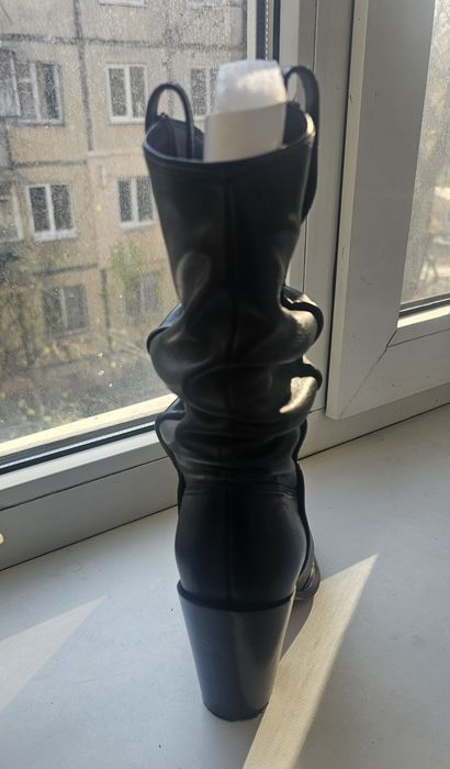 Продам новые сапожки казаки осень-весна.