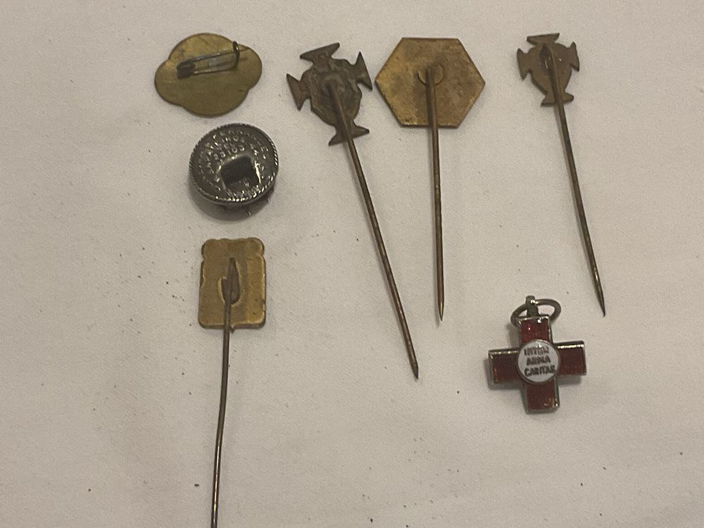 Pins antigos desportivos, outros e medalha