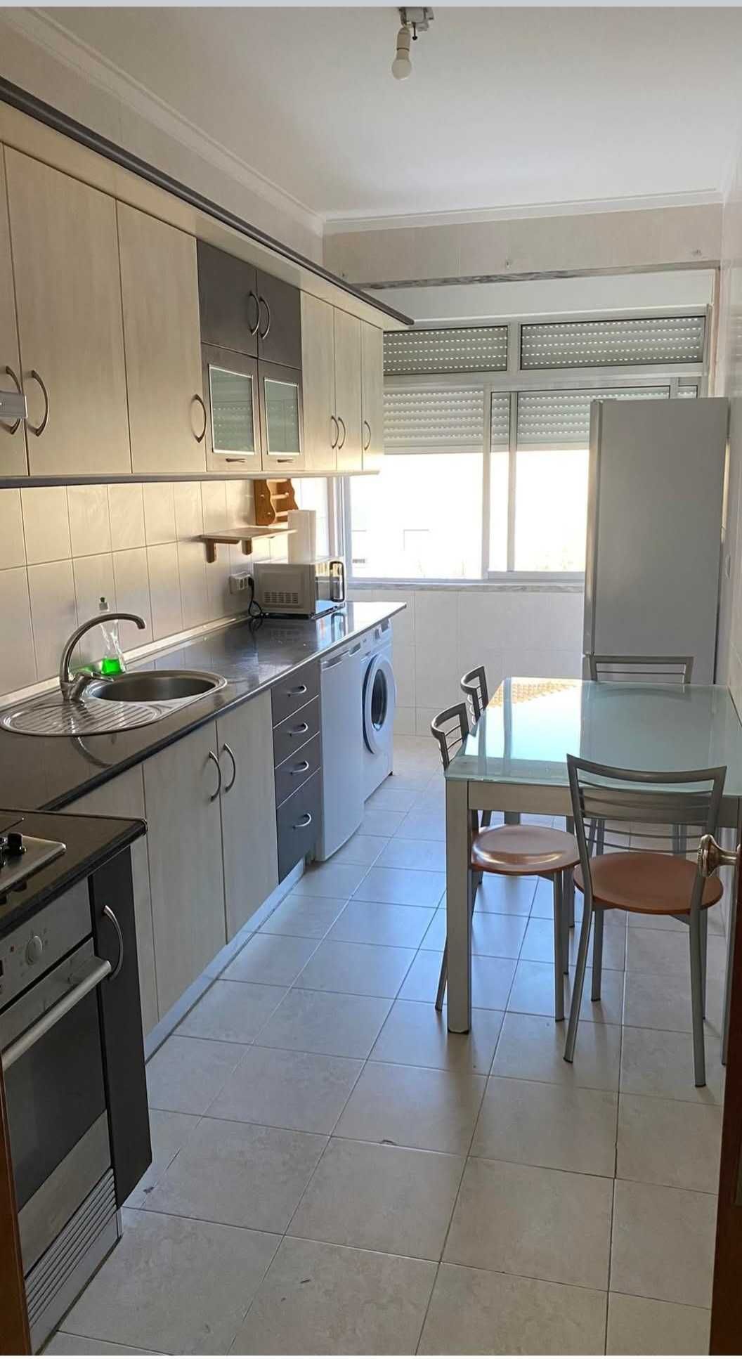 Quartos Casal para arrendamento no Forte da Casa