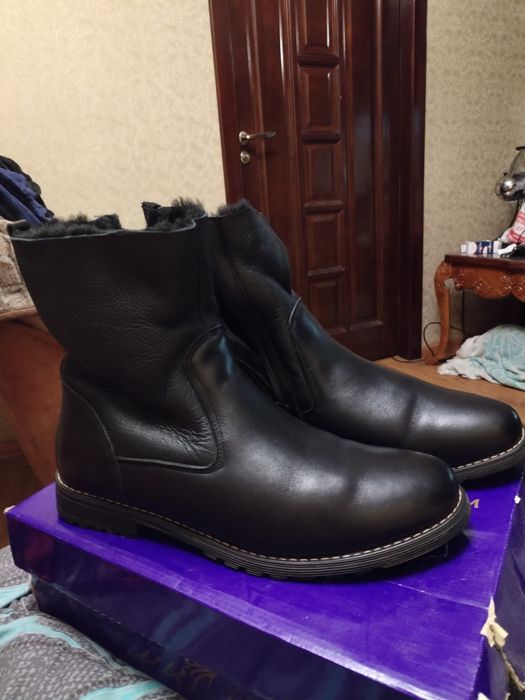 Продам мужские коженные сапожки.