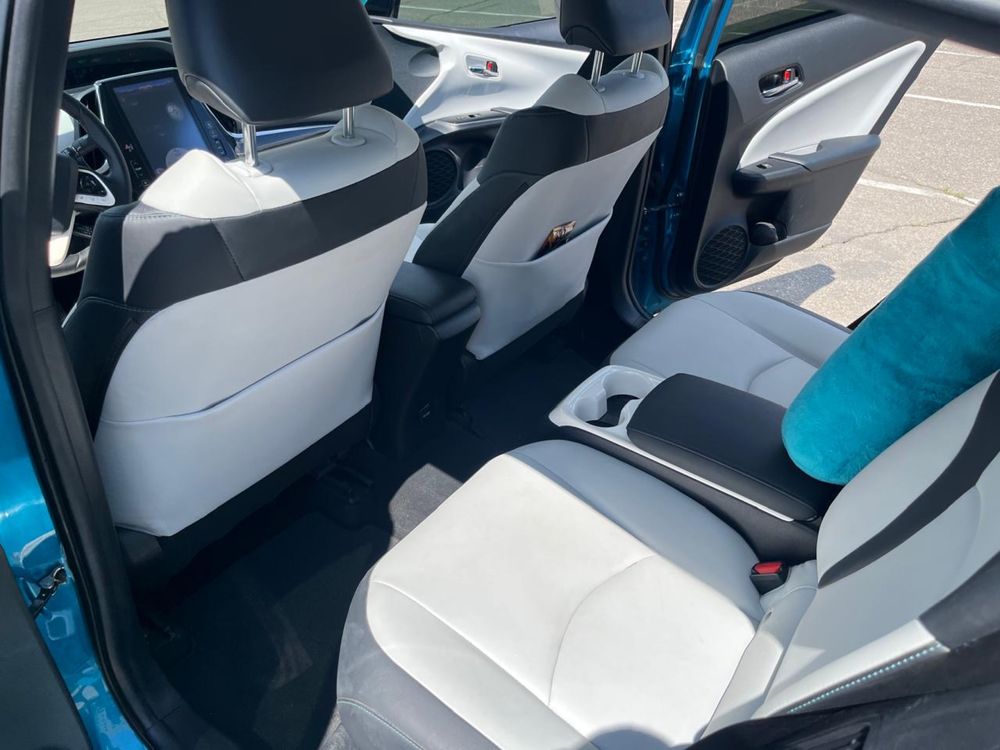 Toyota Prius prime 2017 Plug-in