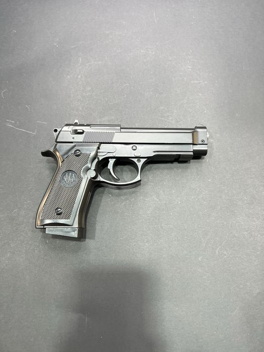 Металевий пістолет Беретта М9 з глушником — С18+ іграшка