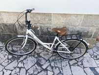 Bicicleta de cidade sem uso