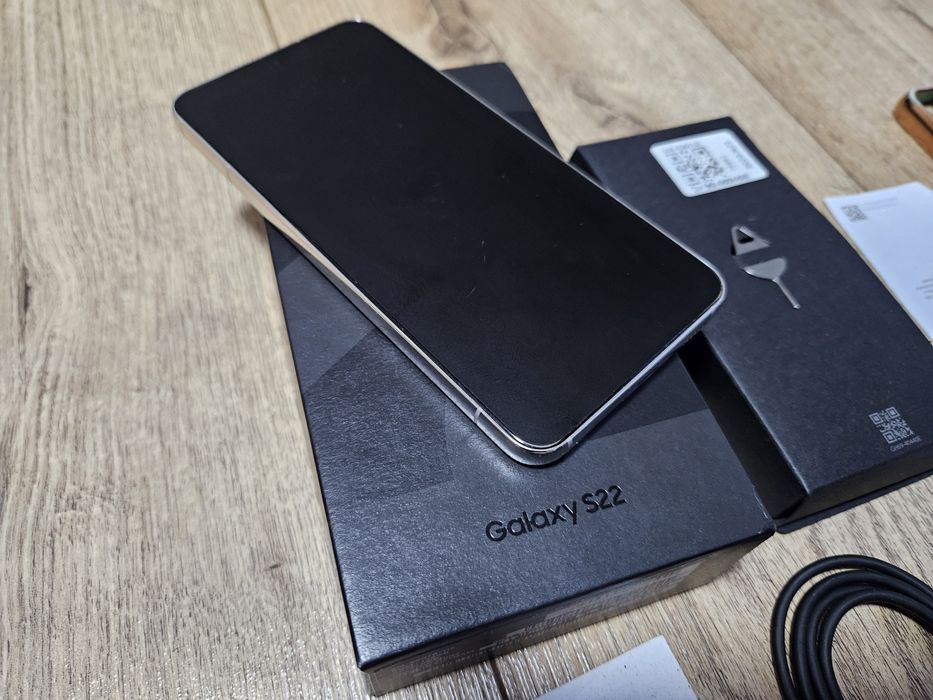 SMARTFON SAMSUNG Galaxy S22 128 GB jak nowy!