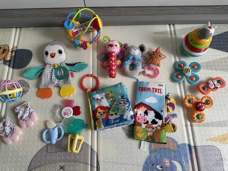 Іграшки дитячі від народження