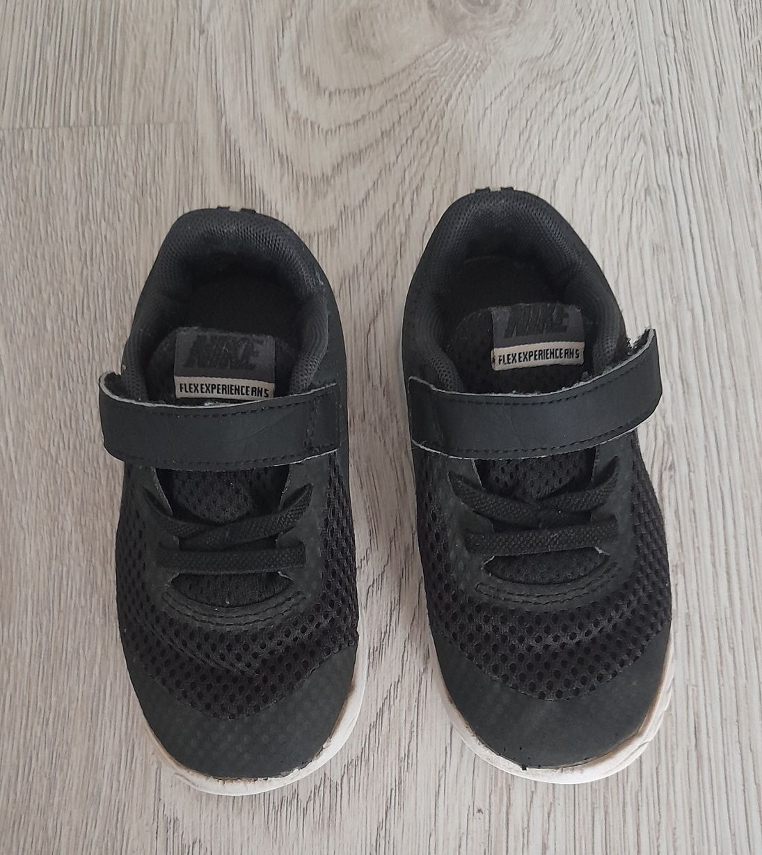 Buty Nike rozmiar 24 długość wkł. mierzona 15.5cm