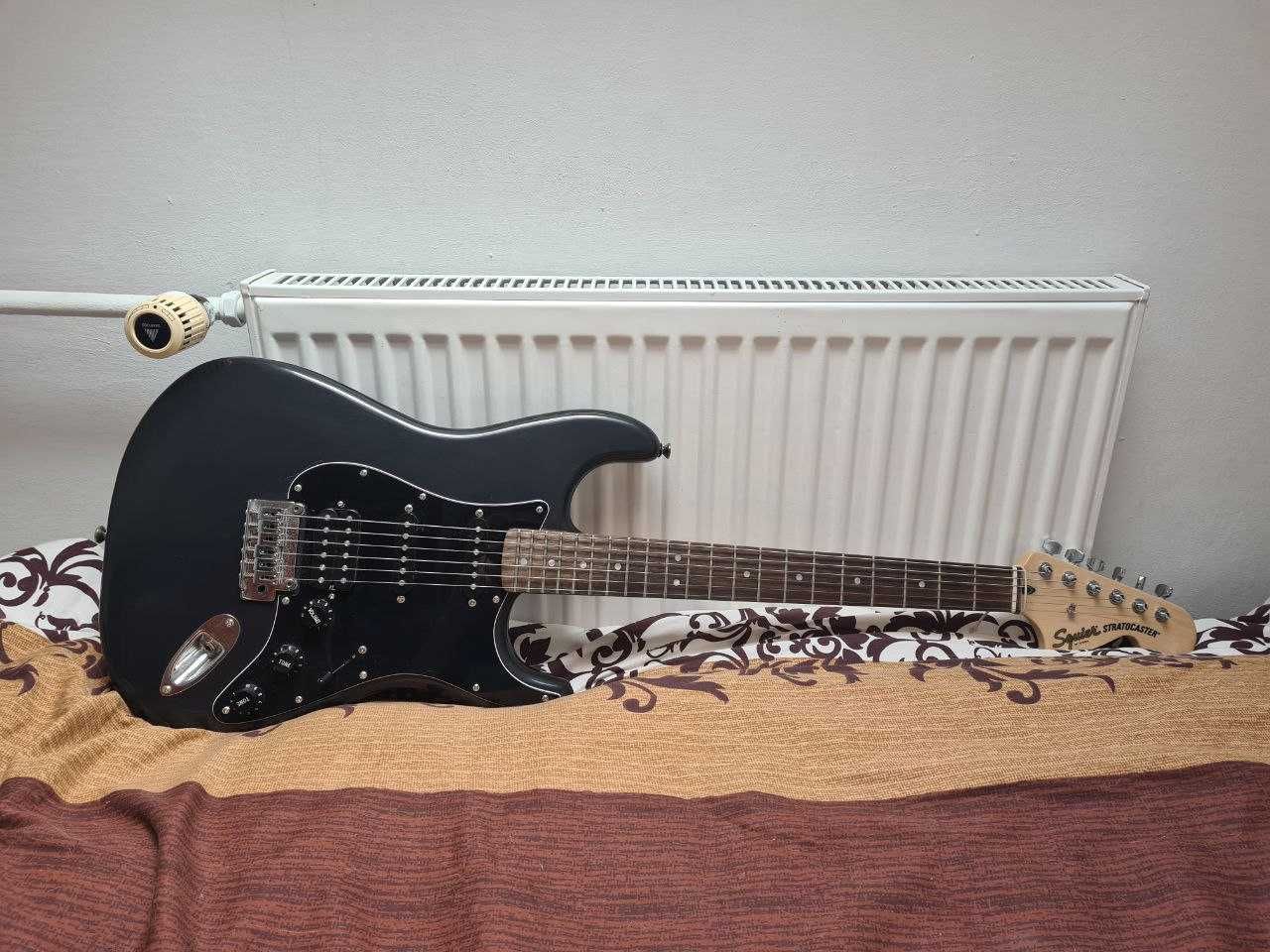 Squier Affinity Strat FM HSSBB