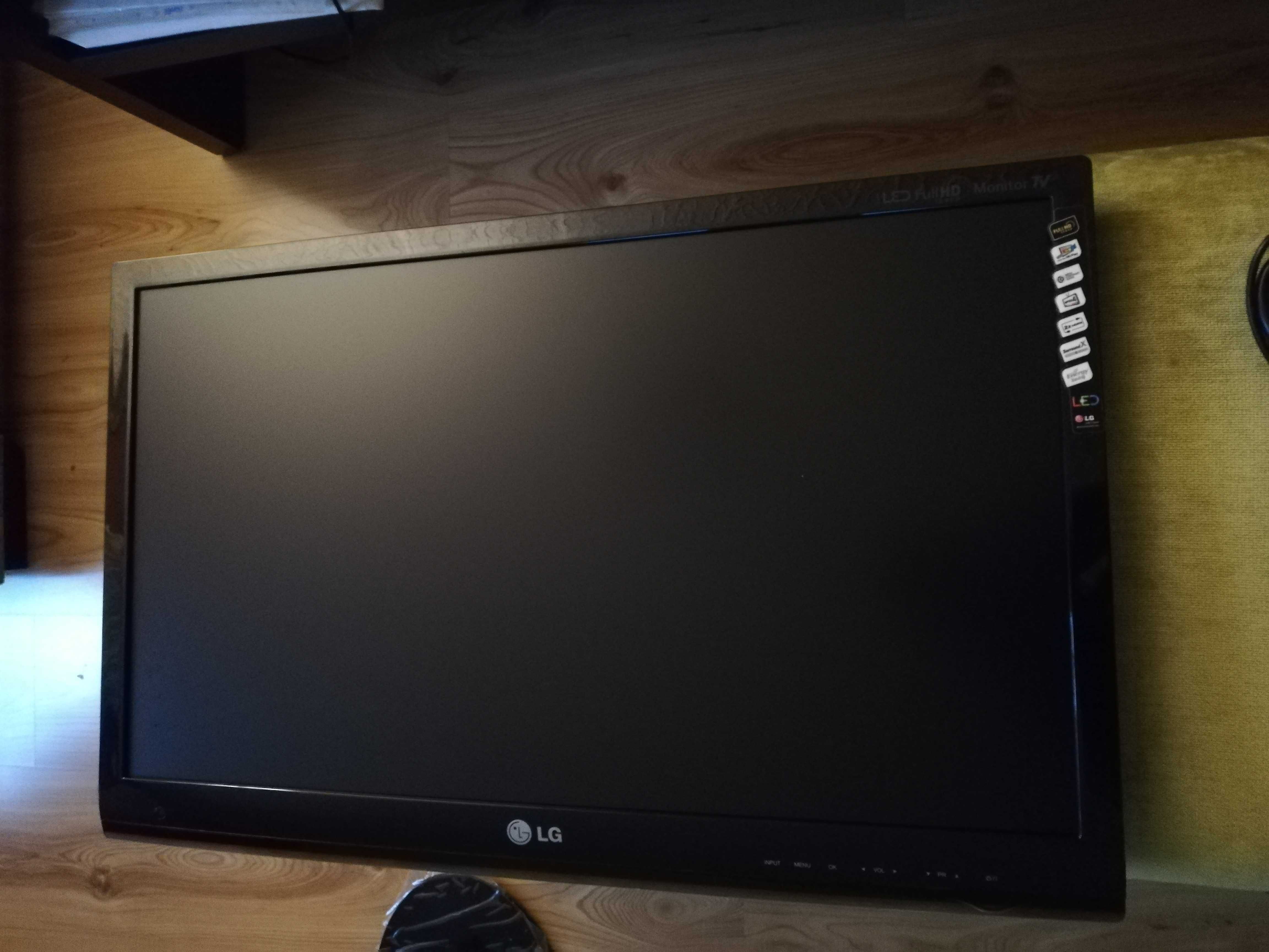 Monitor z TV  LG M2780D