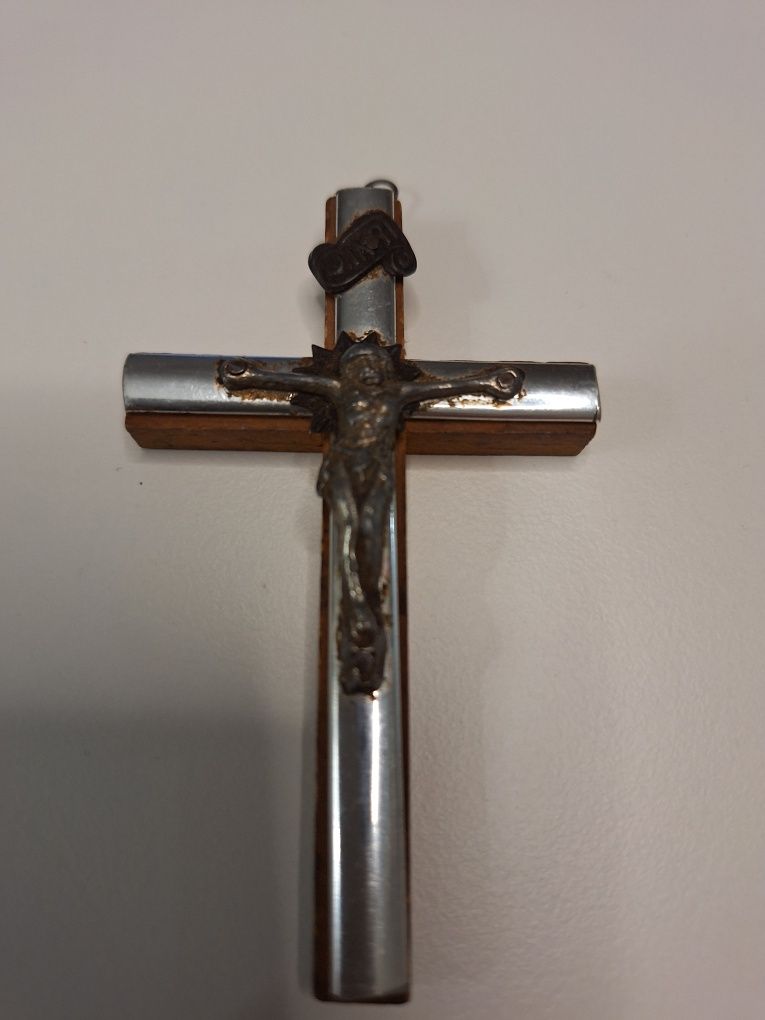 Stary krzyż drewniano- metalowy Inri