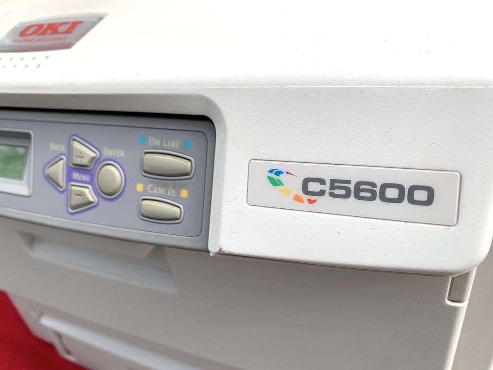 Кольоровий лазерний принтер з мережею OKI C5600 невеликий пробіг