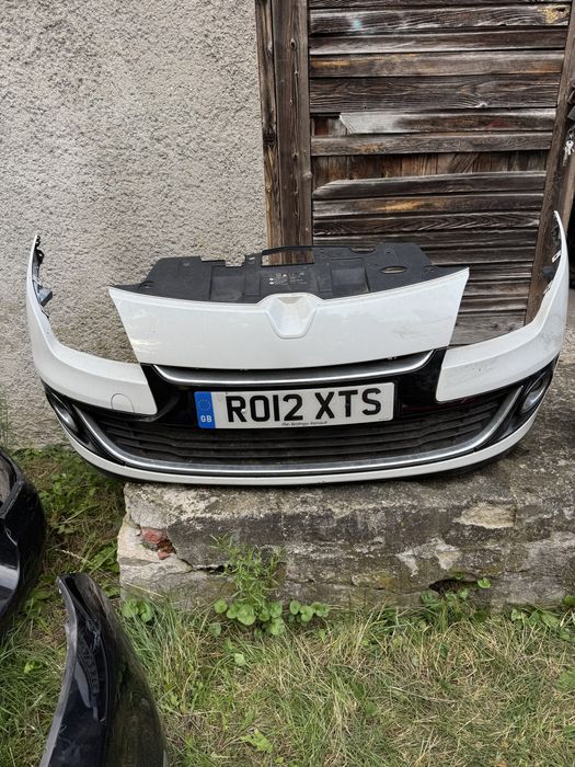 Renault Megan lll 2012 Zderzak kompletny bialy