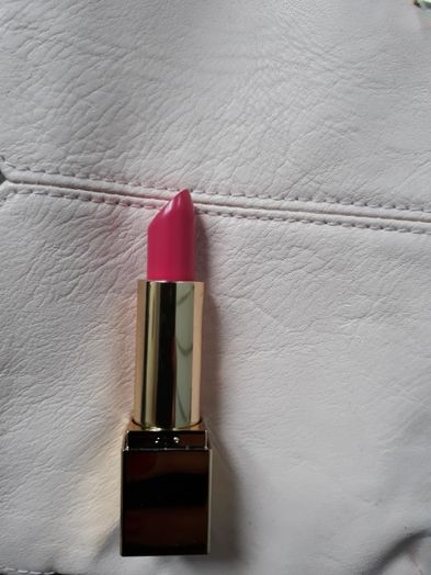 Estee lauder pomadka 231 power grab