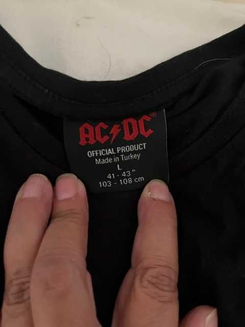 T-Shit AC/DC em bom estado