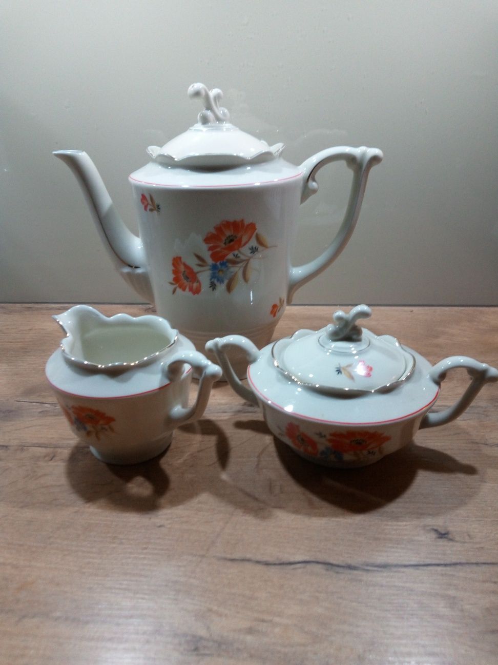 Porcelana poniemiecka sygnowana. Wałbrzych 1937.