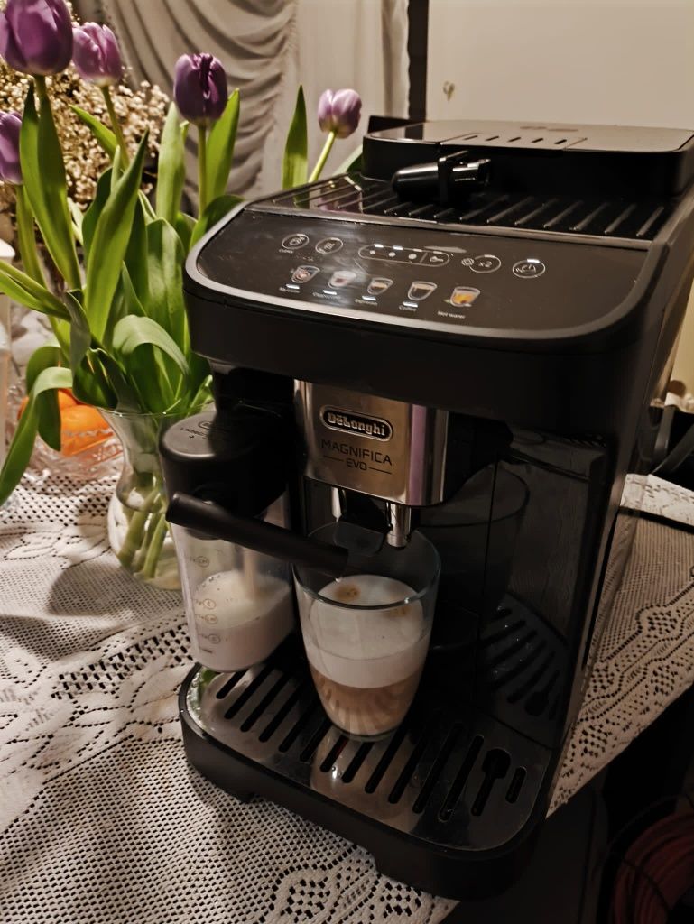 Ekspres do kawy DeLonghi Magnifica Evo