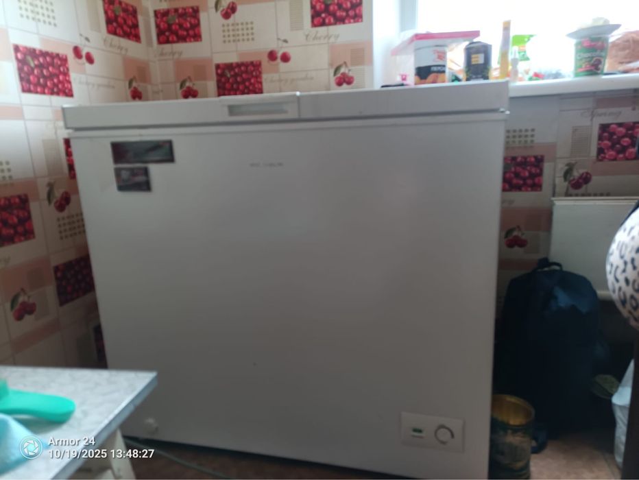 Морозильна скриня Grunhelm 200л