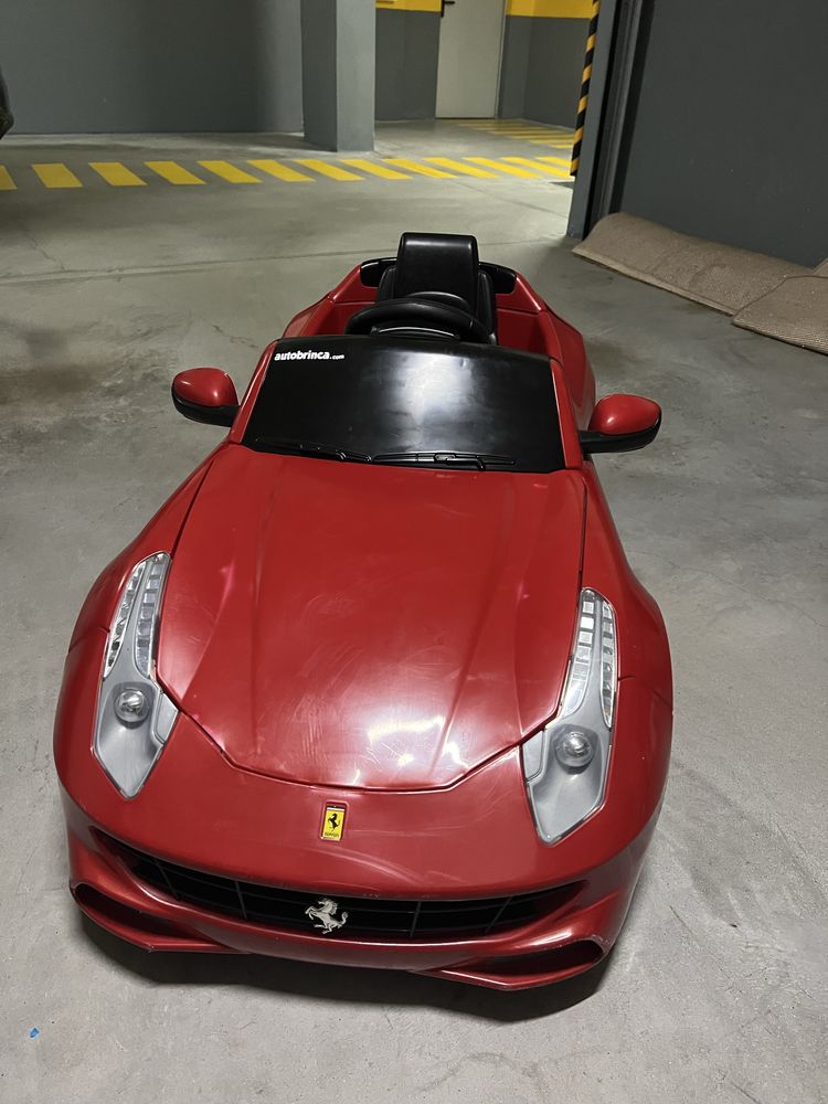 Vendo Ferrari eletrico de passeio para criança