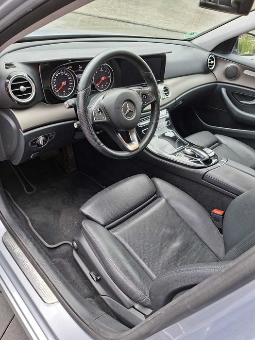 Mercedes E 220 Diesel Exclusive Automático