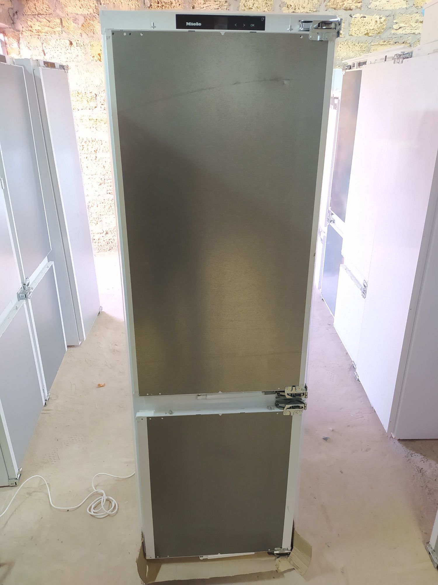 Вбудований (Новий) холодильник з морозильною камерою Miele KFN 7744 E
