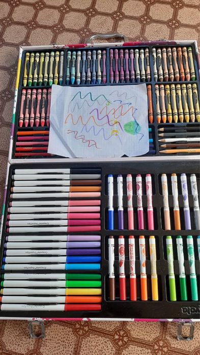 Crayola крайола набір олівців і фломастерів доя малювання і творчості