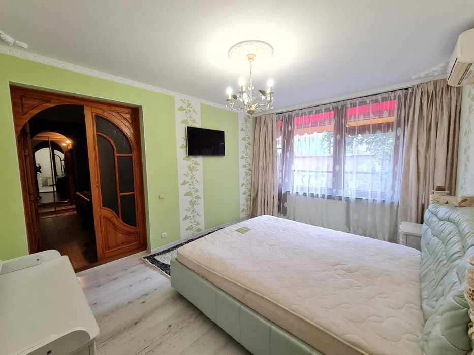 4- комнатный дом 6 станция Люстдорфской дороги/ 1 линия