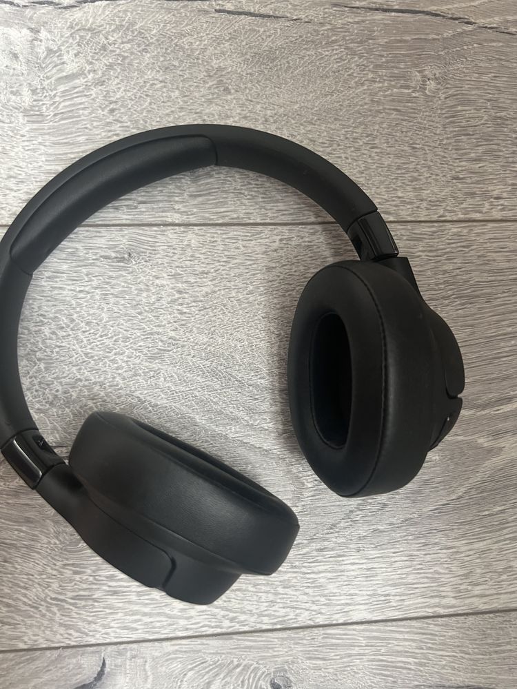 Продам jbl 710