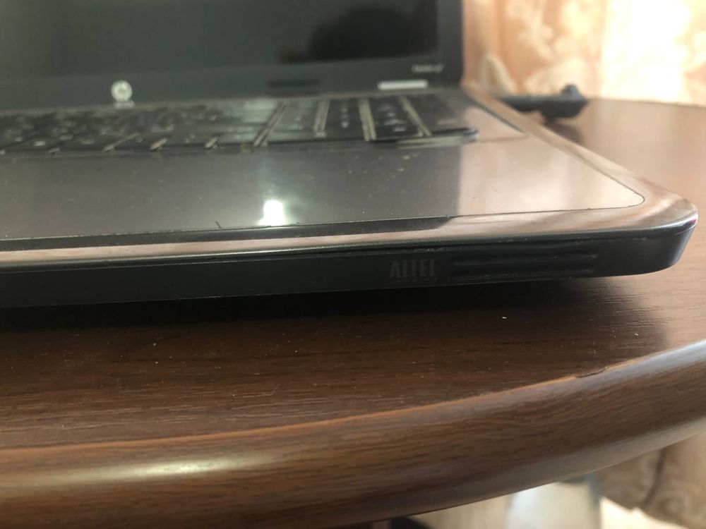 HP Pavilion g7 А1Q89EA#ACB - екран 17,3( 1600 на 900)